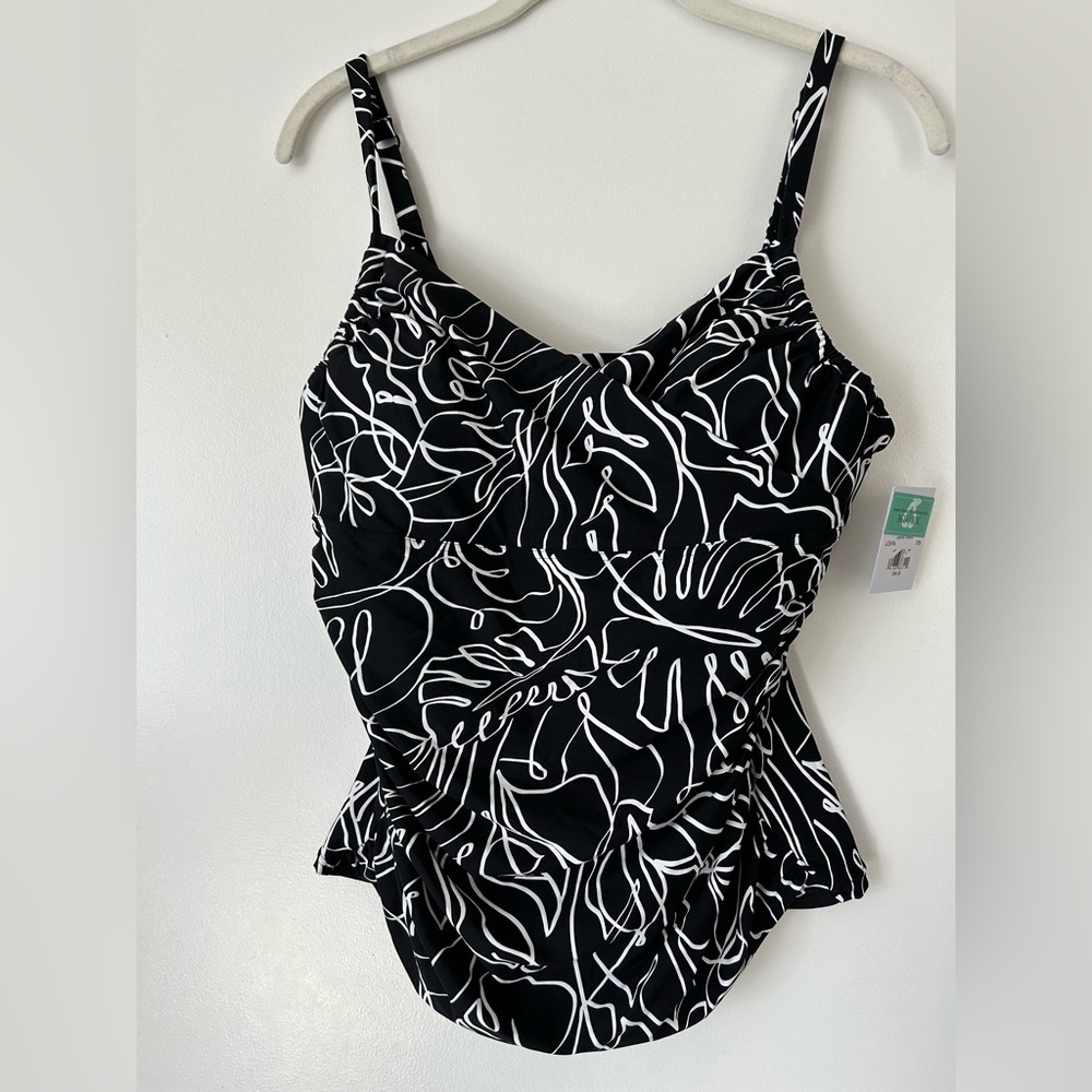 Sunset Serena Tankini Women’s Swimsuit Top with Underwire- 36D/38C lost palms